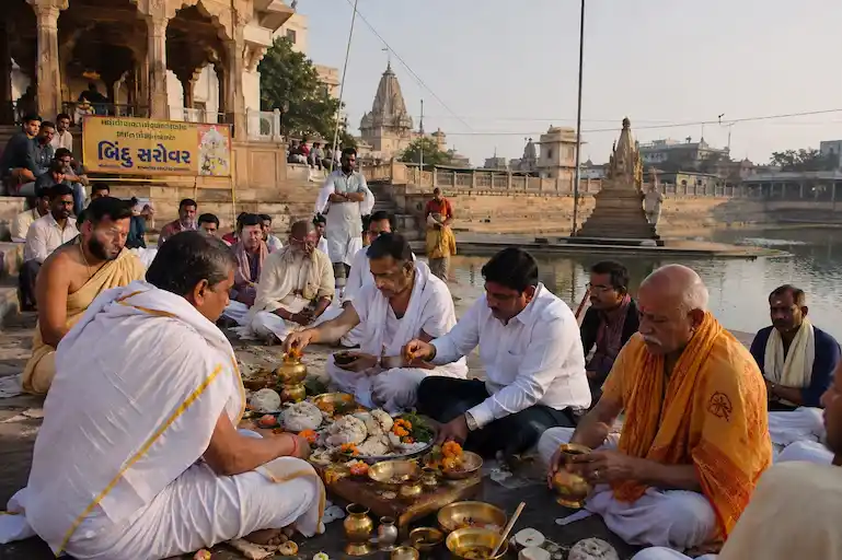 pind daan in bindu sarovar(Gujrat)
